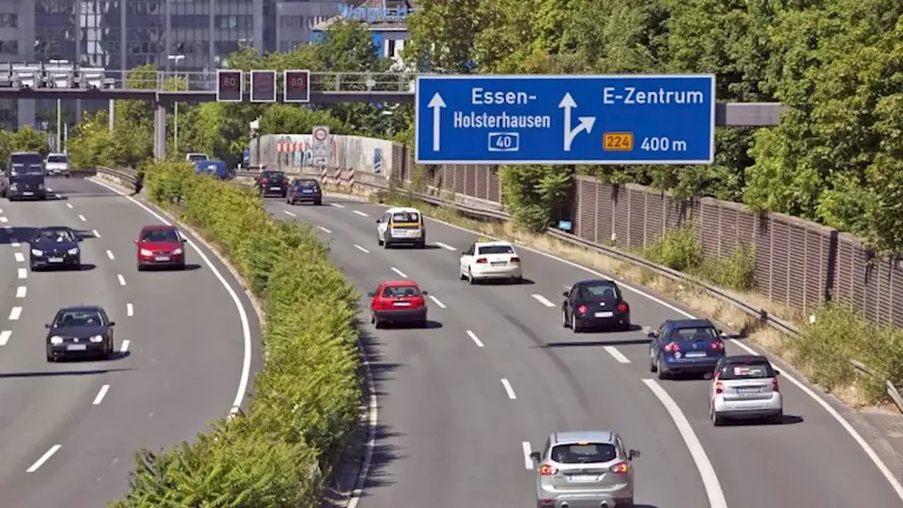 صعود أسعار الوقود يجبر 25% من الألمان على الخروج في عيد الفصح بدون سياراتهم.